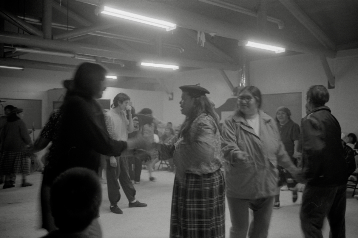 Danse traditionnelle en salle communautaire, Opitciwan