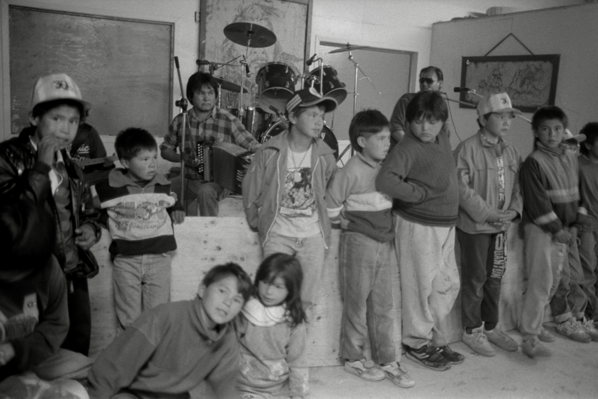 Danse traditionnelle en salle communautaire, Opitciwan
