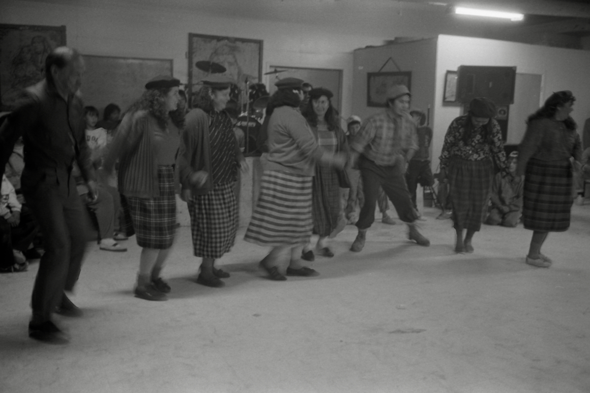 Danse traditionnelle en salle communautaire, Opitciwan