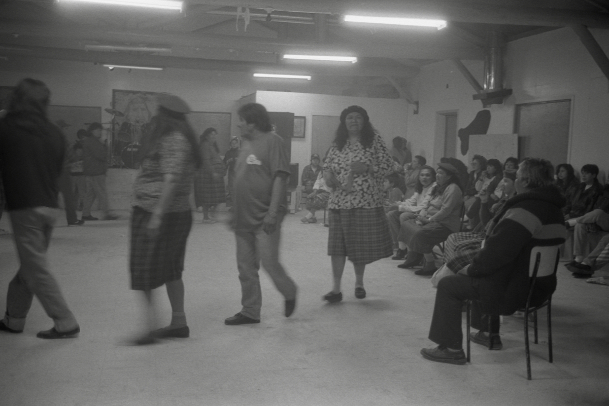 Danse traditionnelle en salle communautaire, Opitciwan