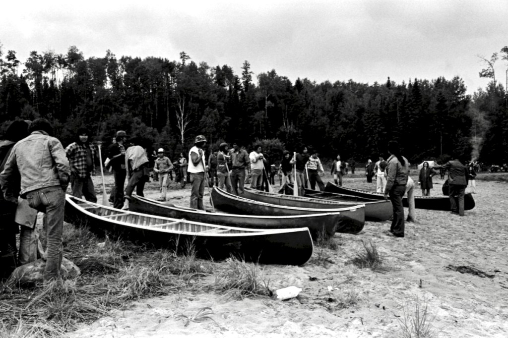 Départ course en canots à Wemotaci